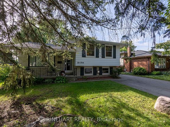 3rd image of 140 Paperbirch Cres