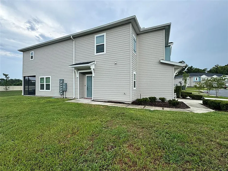 3339 SE 37th Avenue Rd — Photo 2