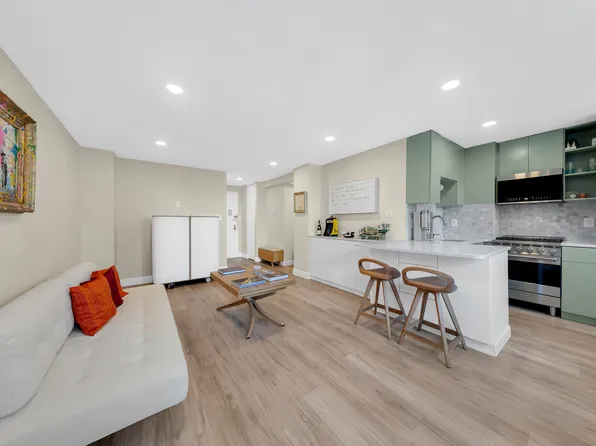 446 East 86th Street 7C image 2 of 5
