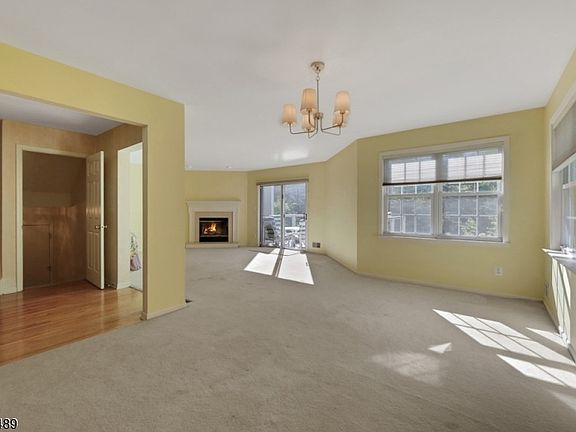 4th image of 28 Berkeley Sq