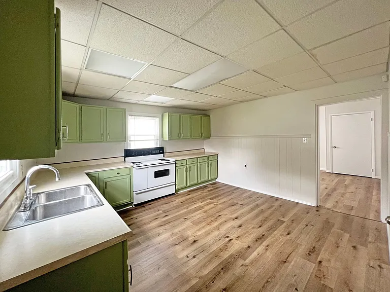 424 E Springdale Ave — Photo 15