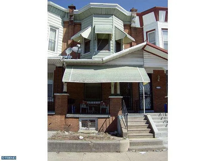2205 W Cumberland St photo 1
