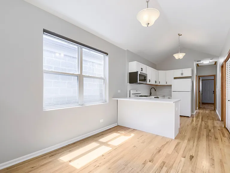 1422 N Maplewood Ave #3 — Photo 8