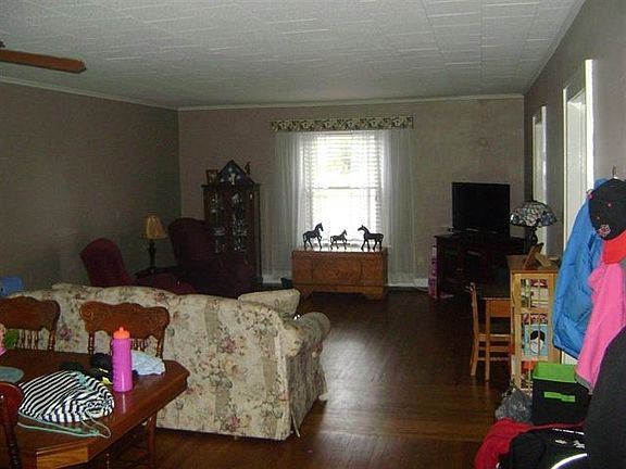 2nd image of 3041 State Highway 43