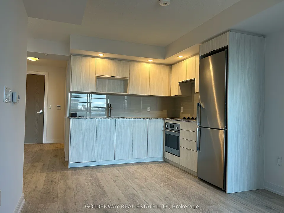 225 Village Green Sq #1305