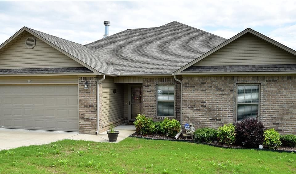 1st image of 110 Cambridge Dr