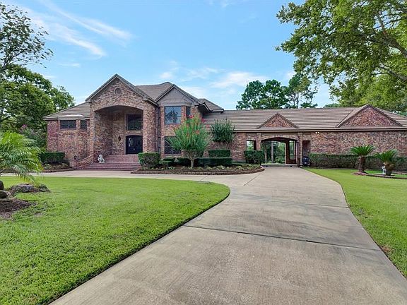 3rd image of 702 Oak Dr