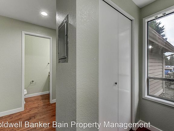 4th image of 9903 NE 135th Pl