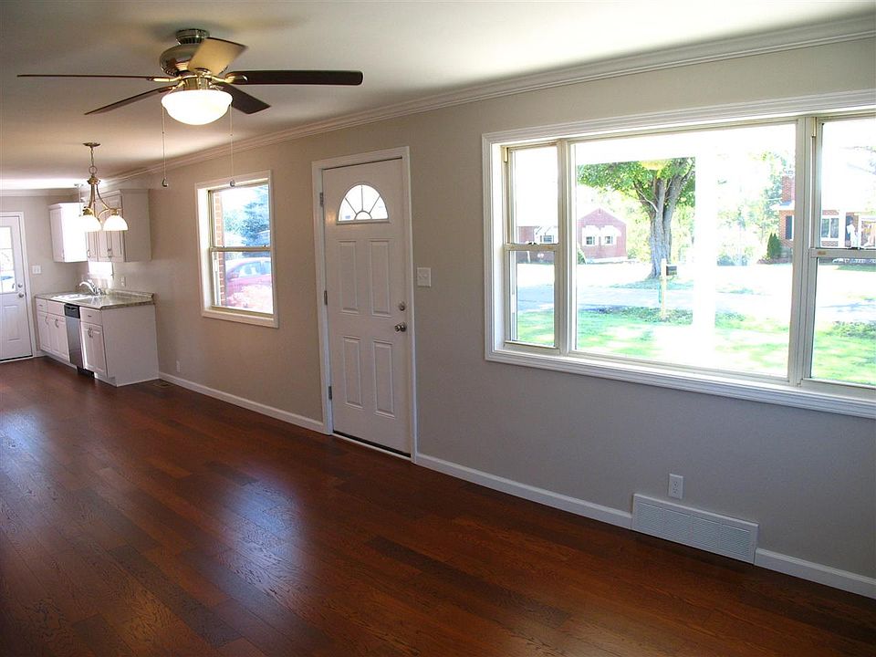 1st image of 618 Skyway Dr