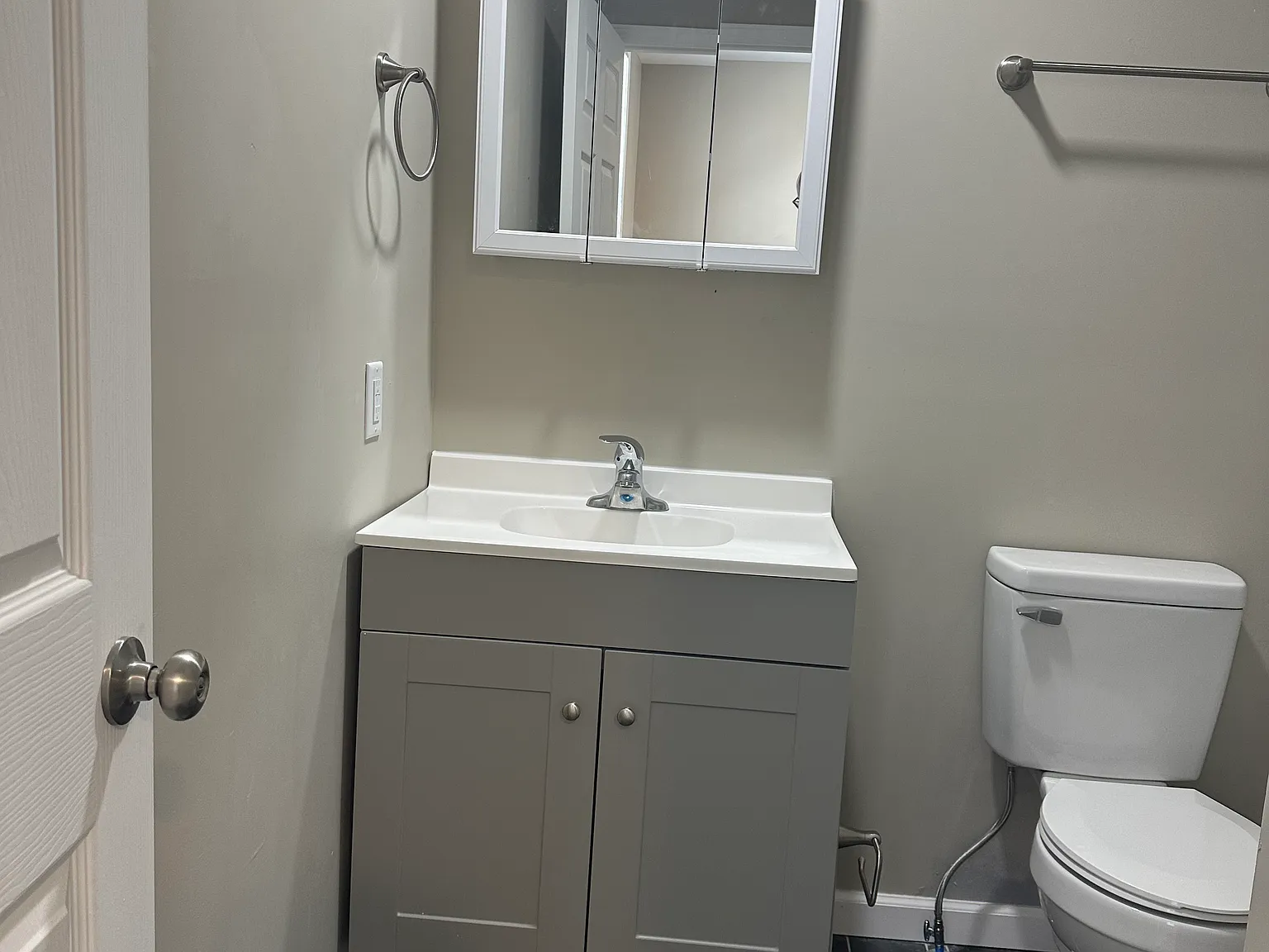 2 bed, 1000 sqft, $1,100 — Photo 3