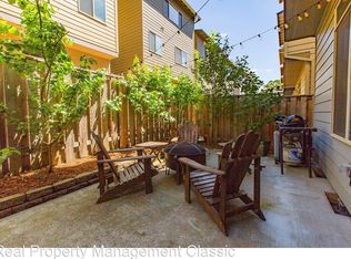 11092 SW Legacy Oak Way, Tigard, OR 97223