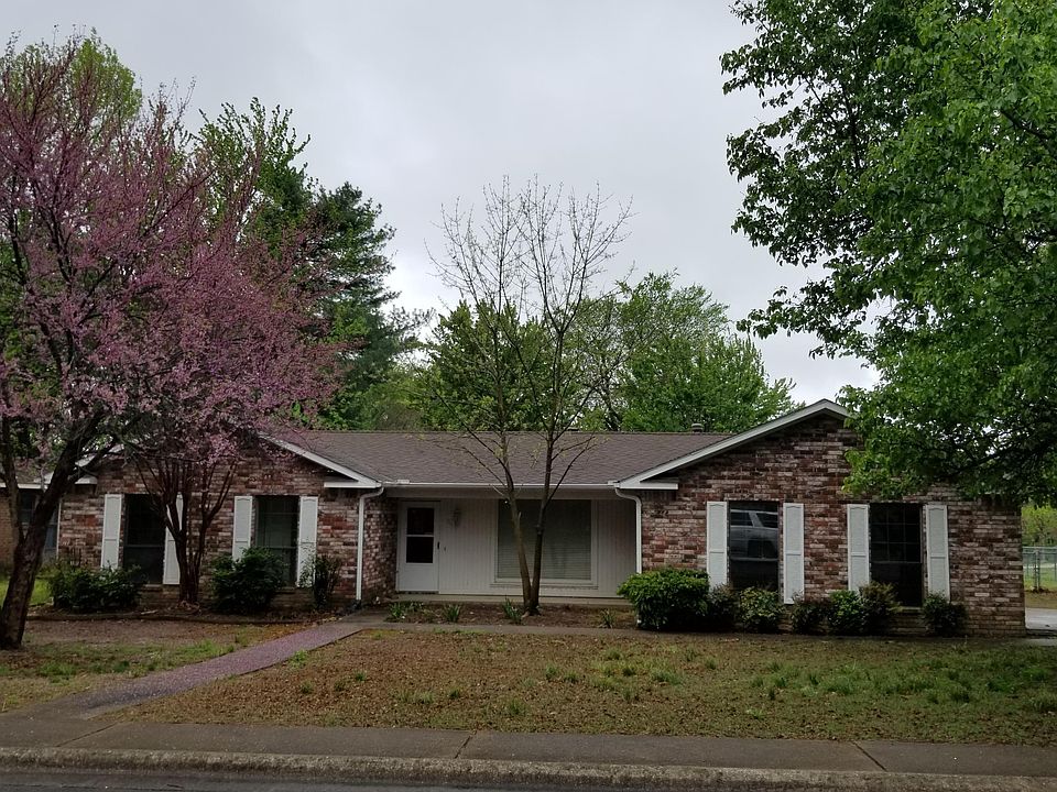 1st image of 315 E Village Dr