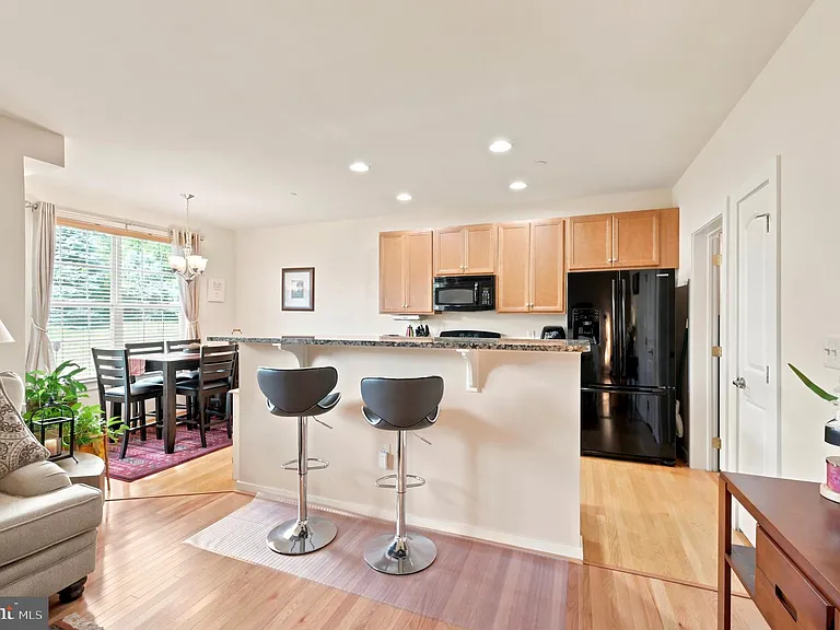 4437 Driftwood Dr — Photo 8