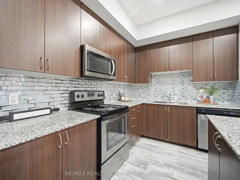 26 Coles Ave #302 — Photo 16