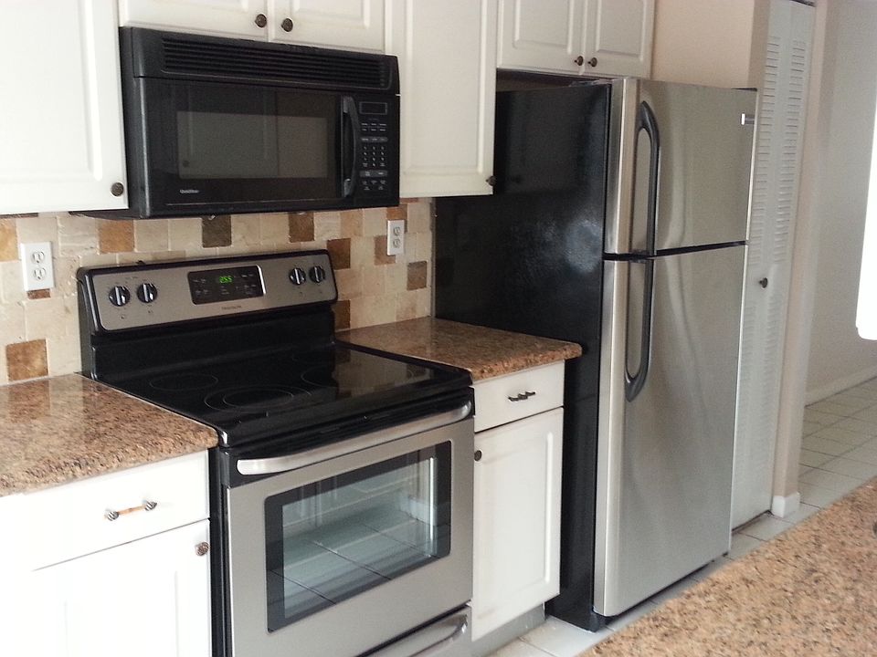 1st image of 9762 Shadow Wood Blvd