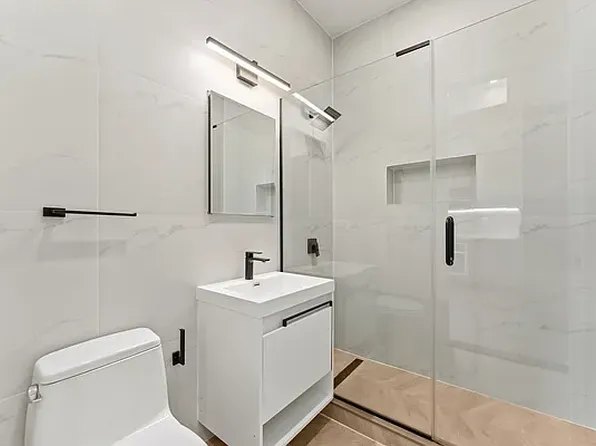 423 Court Street image 5 of 6