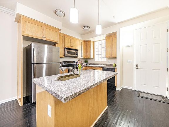 3rd image of 800 N 8th St Unit 133