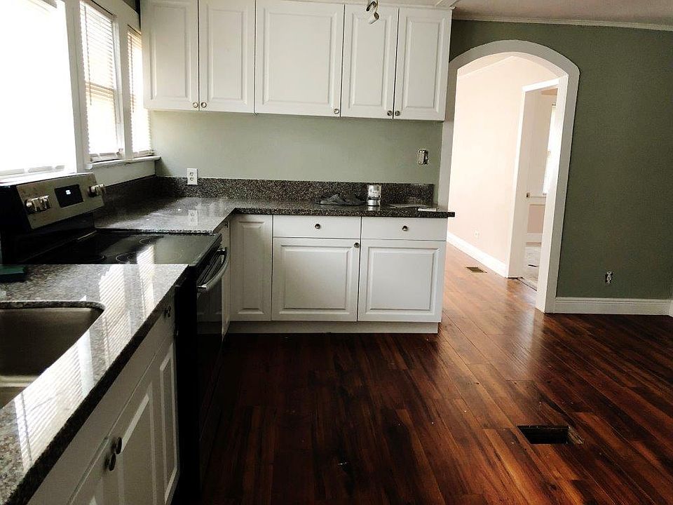 1st image of 502 Maydell Dr
