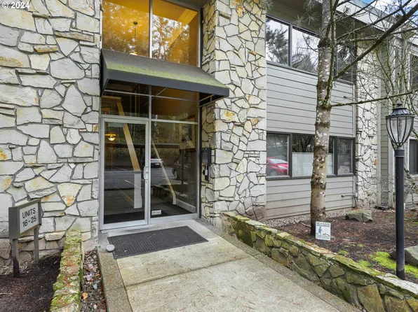 1500 SW Skyline Blvd APT 20, Portland, OR 97221