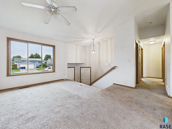 2nd image of 7521 S Bell Cir