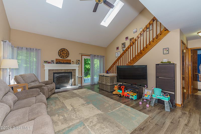 3rd image of 23 Green Meadow Drive