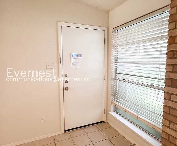 204 W William Cannon Dr #B — Photo 5