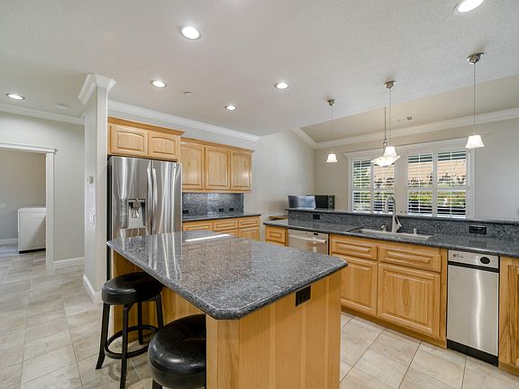 4th image of 4873 Saint Charles Dr