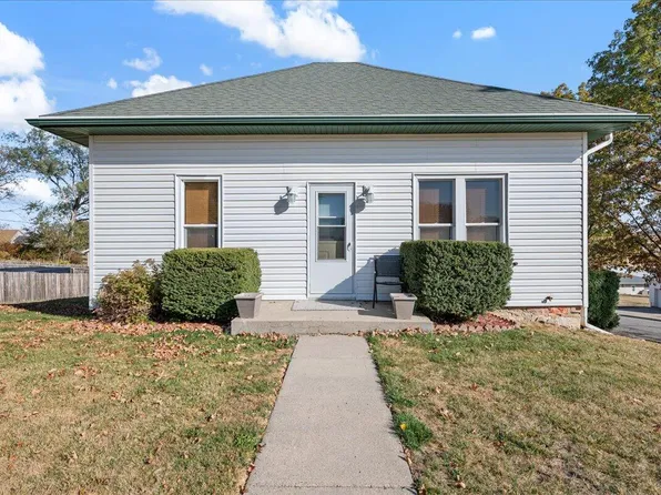 402 Park St, Minden, IA 51553