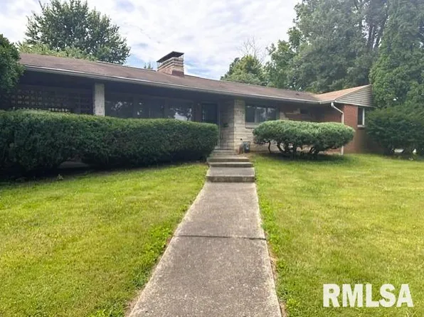 1423 W Lafayette Ave, Jacksonville, IL 62650