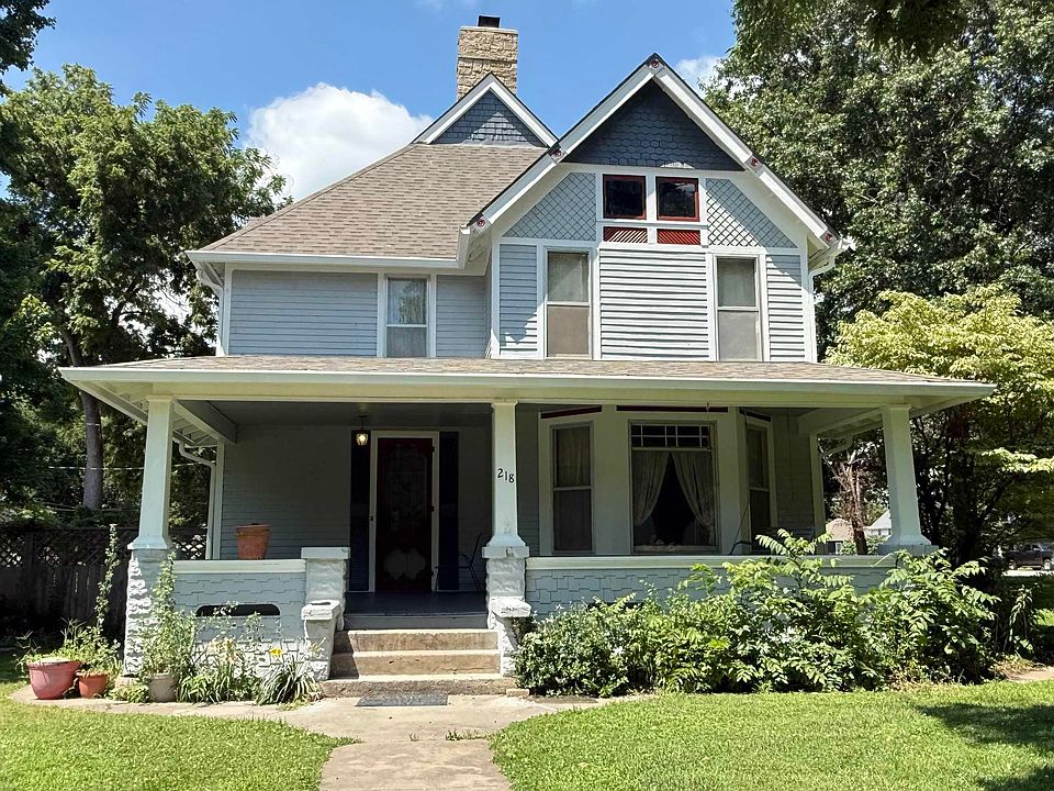 1st image of 218 E Perry St