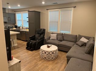 8 Saratoga St, Pomona, CA 91766