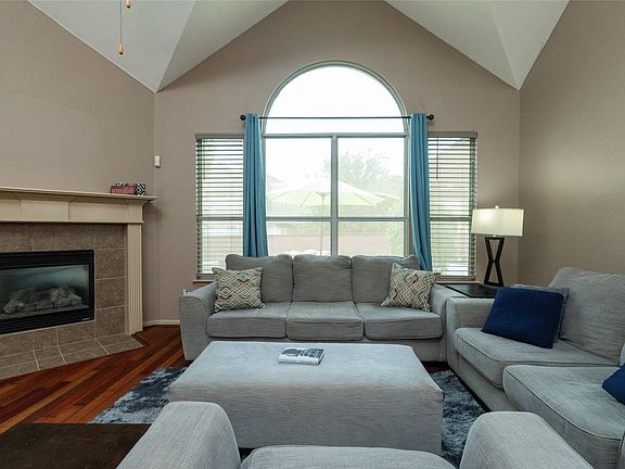 4th image of 9605 Lacey Ln