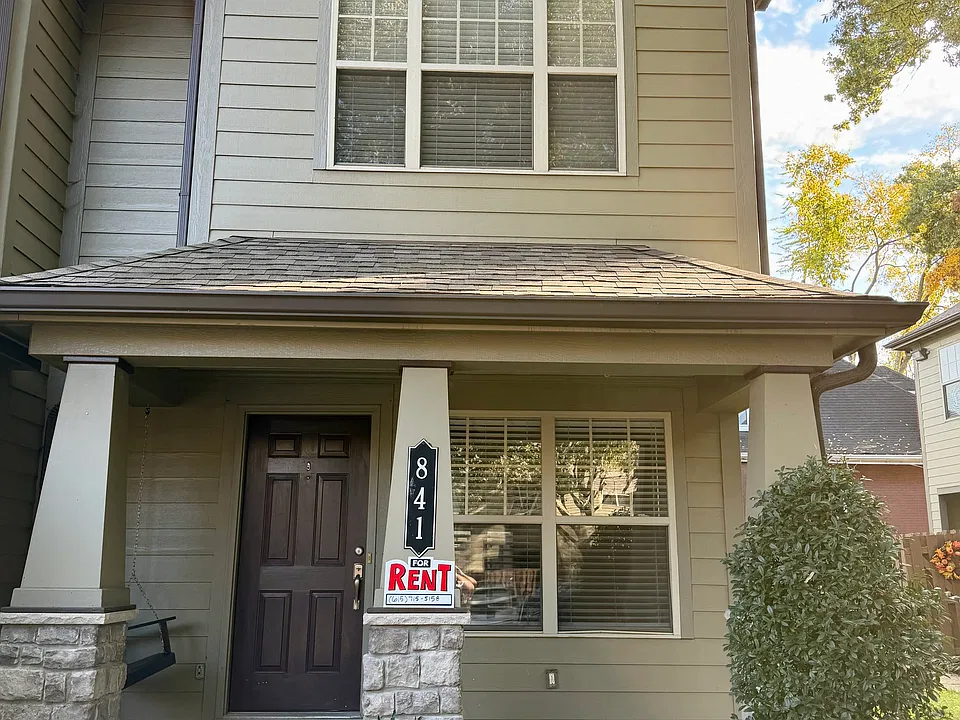841 S Douglas Ave