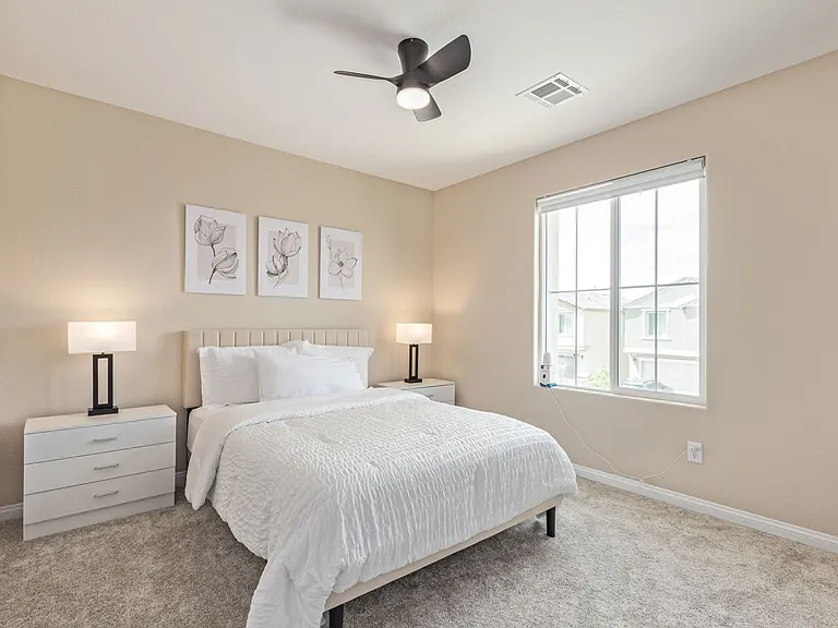 10212 Starlit Canyon Ct — Photo 23