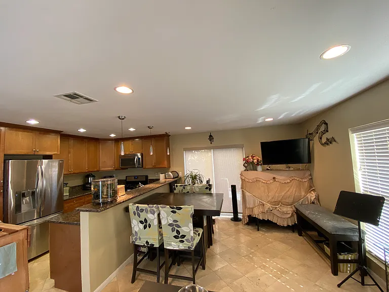 13707 S Budlong Ave #115 — Photo 2
