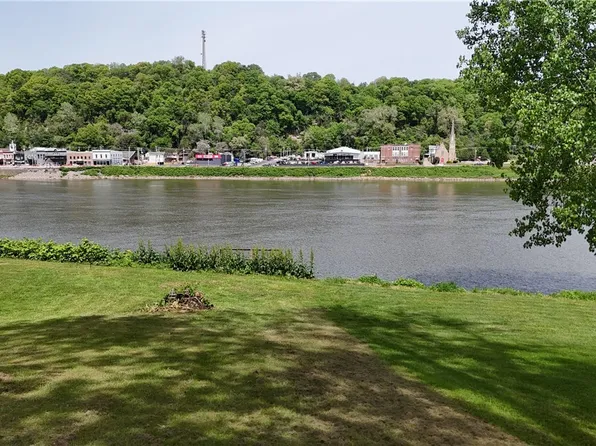 1041 1st St, Mason, WV 25260