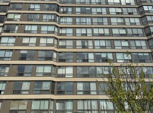 55 Elm Dr W #501, Mississauga, ON L5B 3Z3