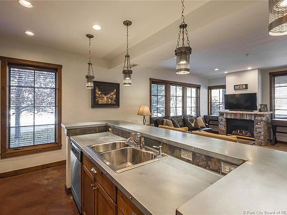 2nd image of 2880 Deer Valley Dr #6101