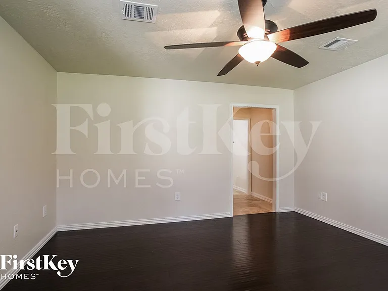 1011 Fairbanks Dr — Photo 11
