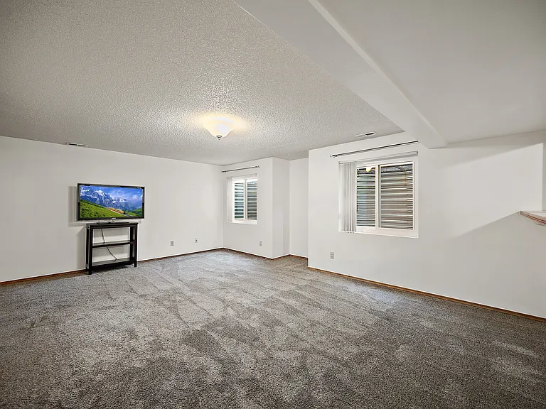 5855 Northwind Dr — Photo 25