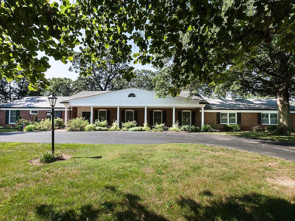 1st image of 9886 Waterbury Dr