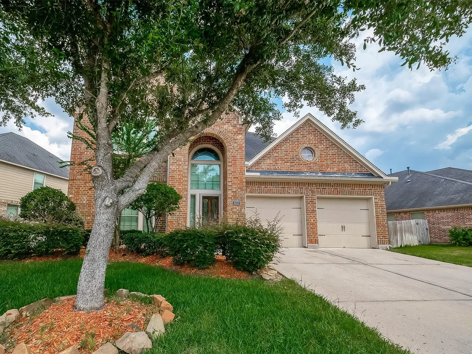 4 bed, 3.5 bath, 2998 sqft, $3,200 — Photo 2