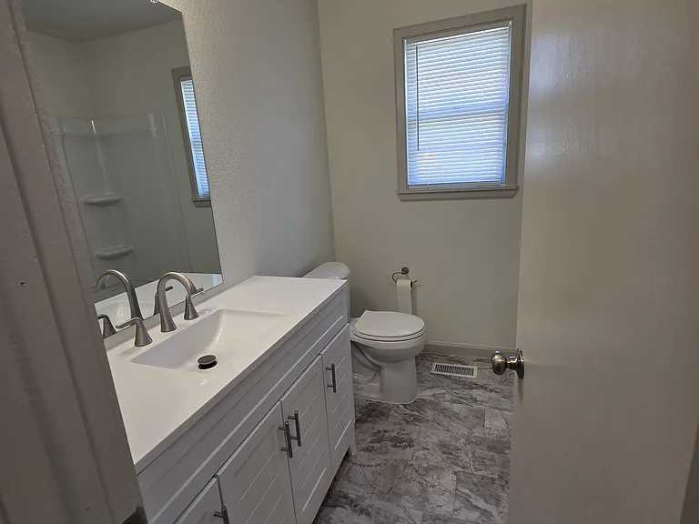 717 E 56th Ave — Photo 19