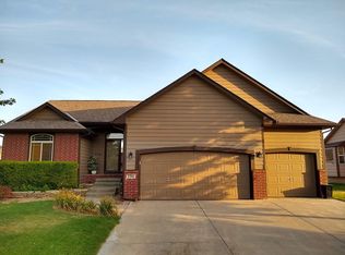 3261 S Bluelake Ct, Wichita, KS 67215