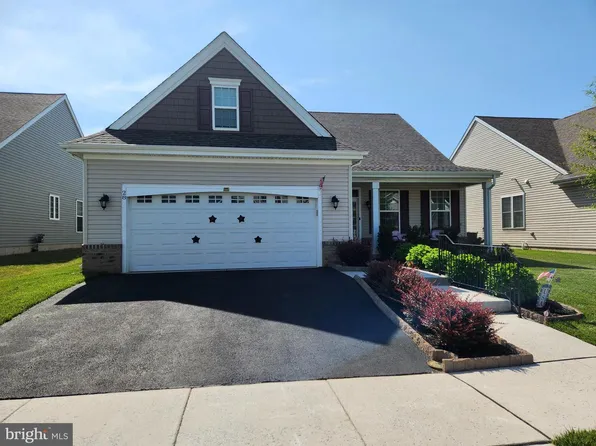 28 Pegasus Ln, Smyrna, DE 19977
