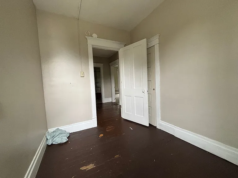South Park Rental - $900/mo — Photo 10
