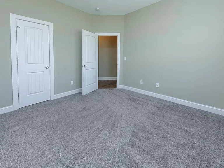 111 Holly Ridge Dr — Photo 10
