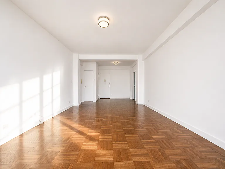 35 E 35th St #10-K — Photo 7