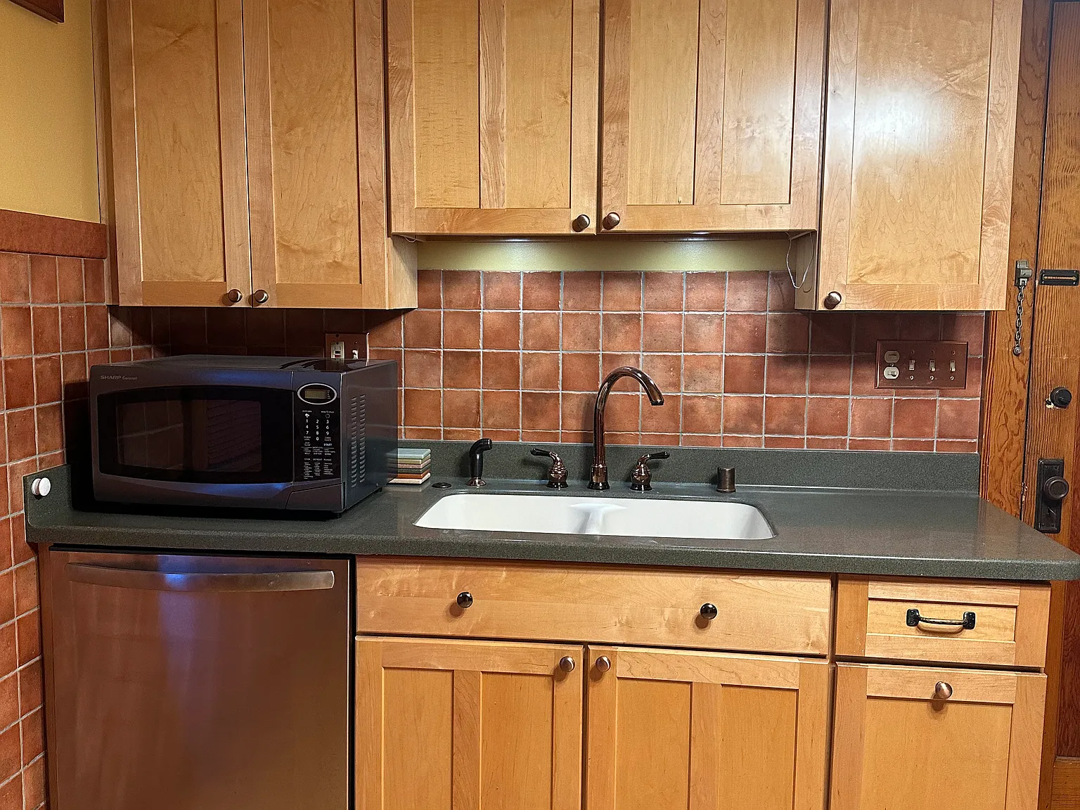 1629 E Newton Ave — Photo 4