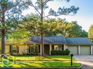 1209 W Castlewood Ave, Friendswood, TX 77546